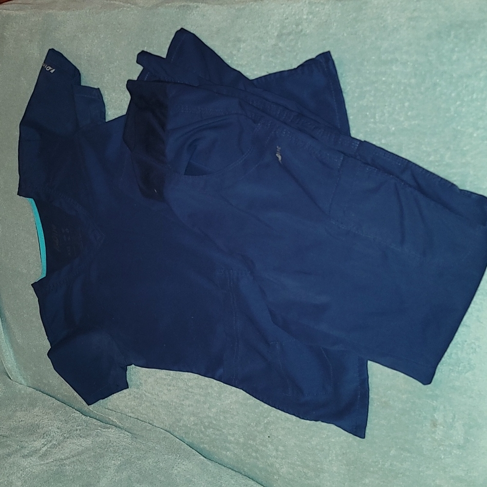 Scrub set